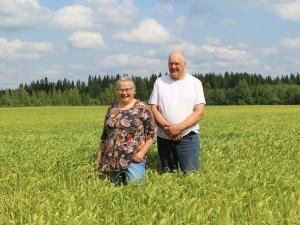 Tiina ja Esa Leveelahti 